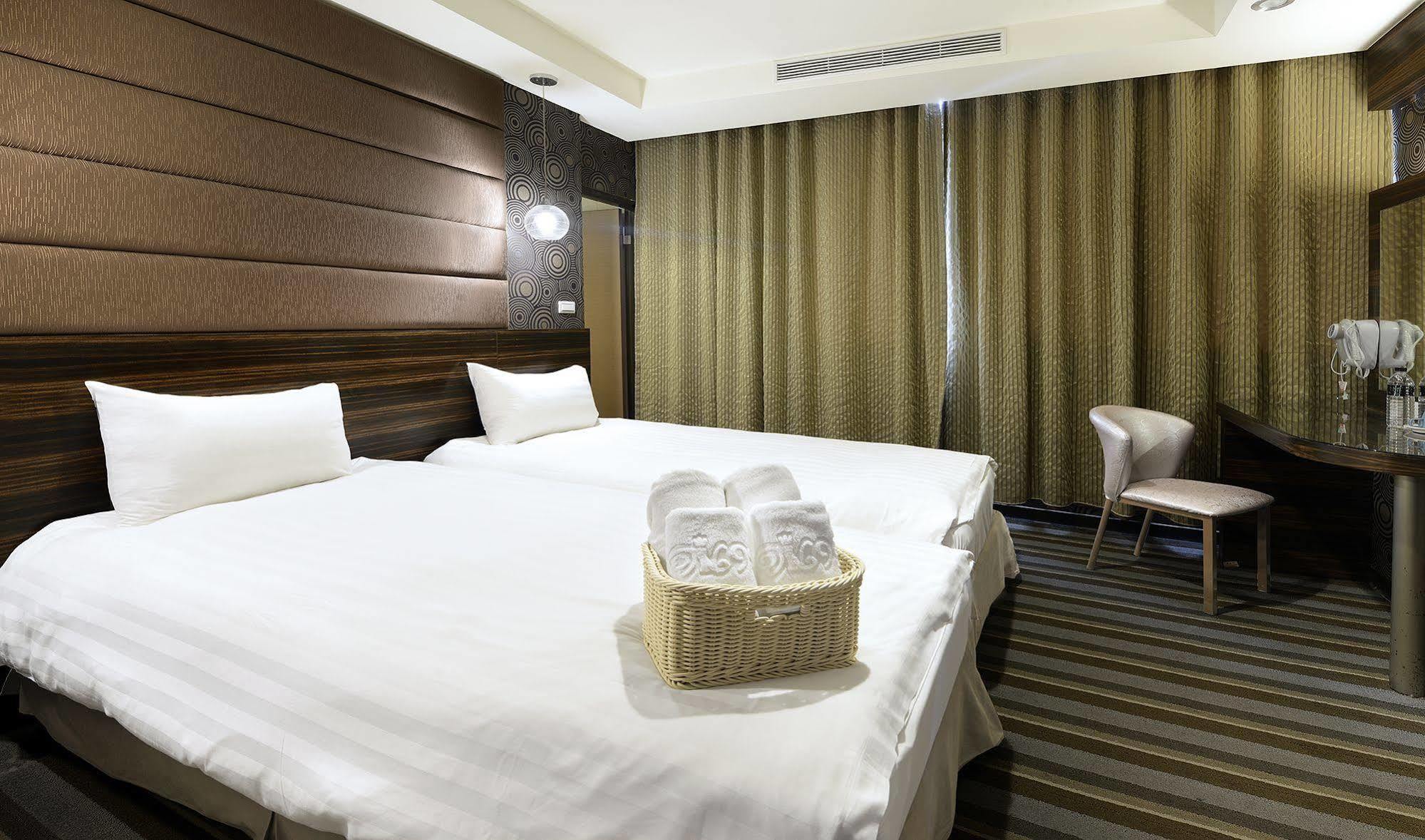 In99 Hotel Жинченг Екстериор снимка