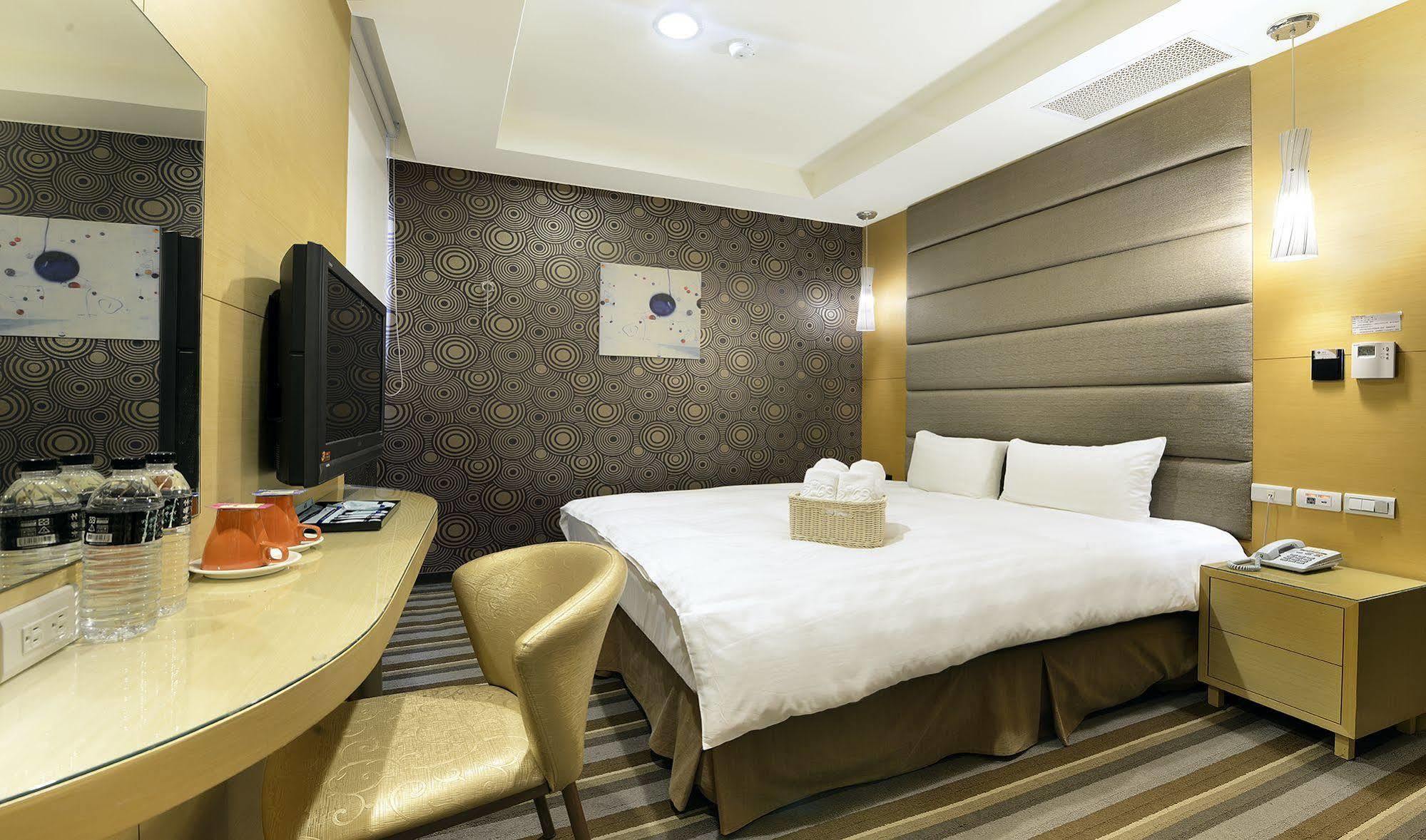 In99 Hotel Жинченг Екстериор снимка